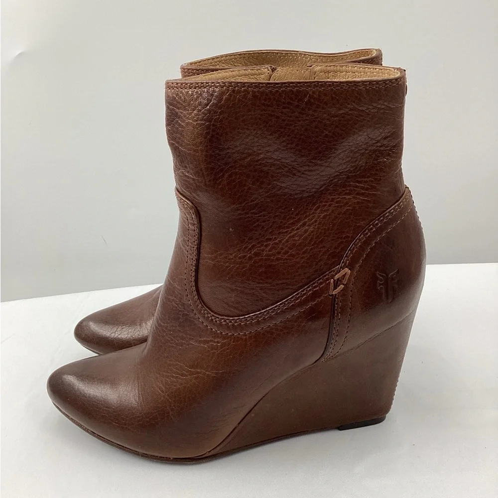 Frye Carson Cognac Dark Brown Leather Wedge Boots